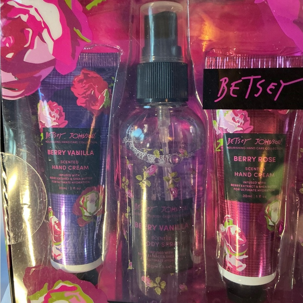 Betsey Johnson Pink Floral 6-Piece Scented Body Spray & Hand Cream Set - Picture 3 of 4